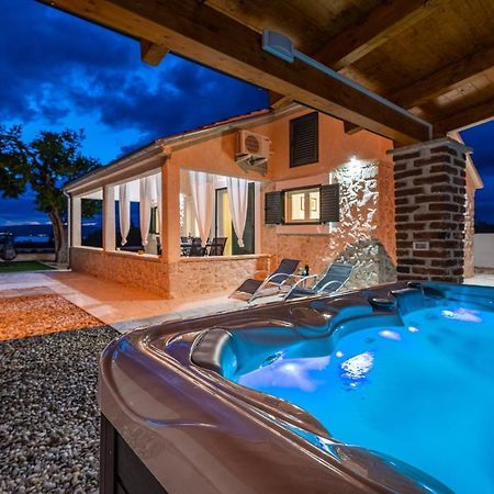 Holiday Home Figurica ノビグラード・ダルメーシャ エクステリア 写真